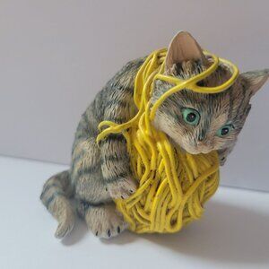 Hamilton Collection Fur Ball Adorable Cat Figurine With Yellow Yarn 5" Tall Hand